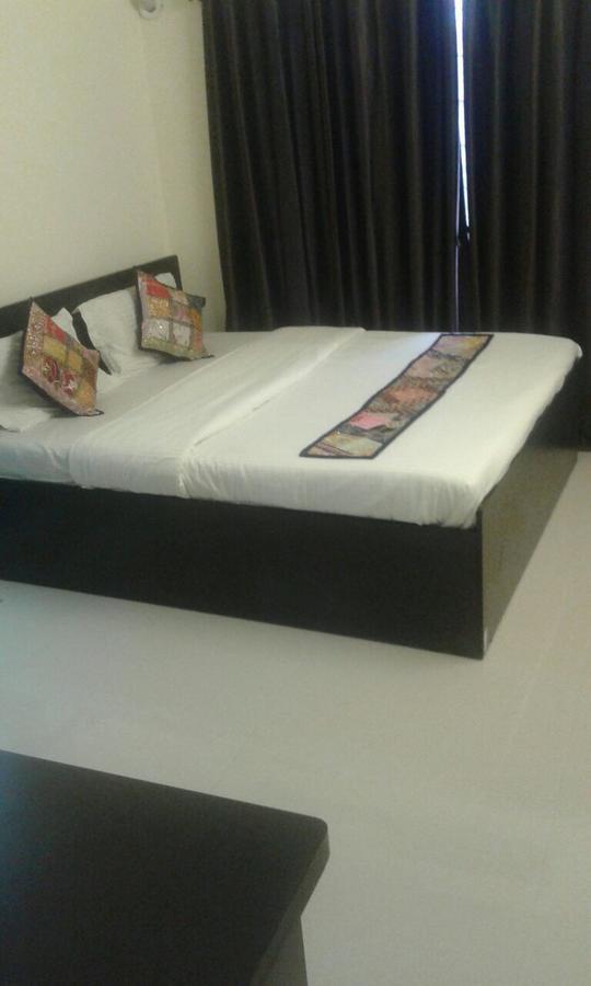 Poonam Hieghts Bed and Breakfast Bombay Exterior foto