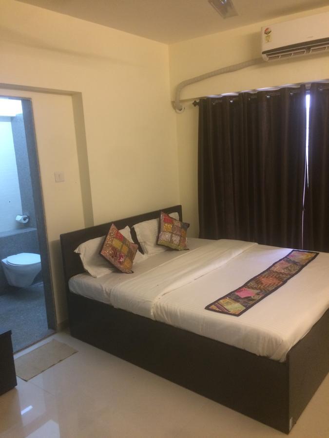 Poonam Hieghts Bed and Breakfast Bombay Exterior foto
